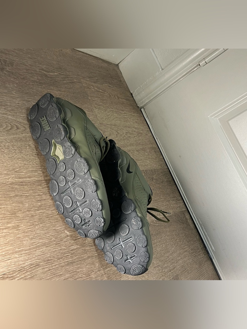 Nike Reax 8 TR Medium Olive Black Men’s Size 13 - Picture 9 of 9